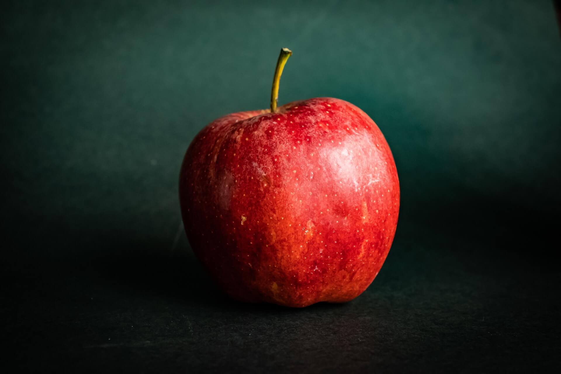 Comerse una manzana – Trabajo Social y tal